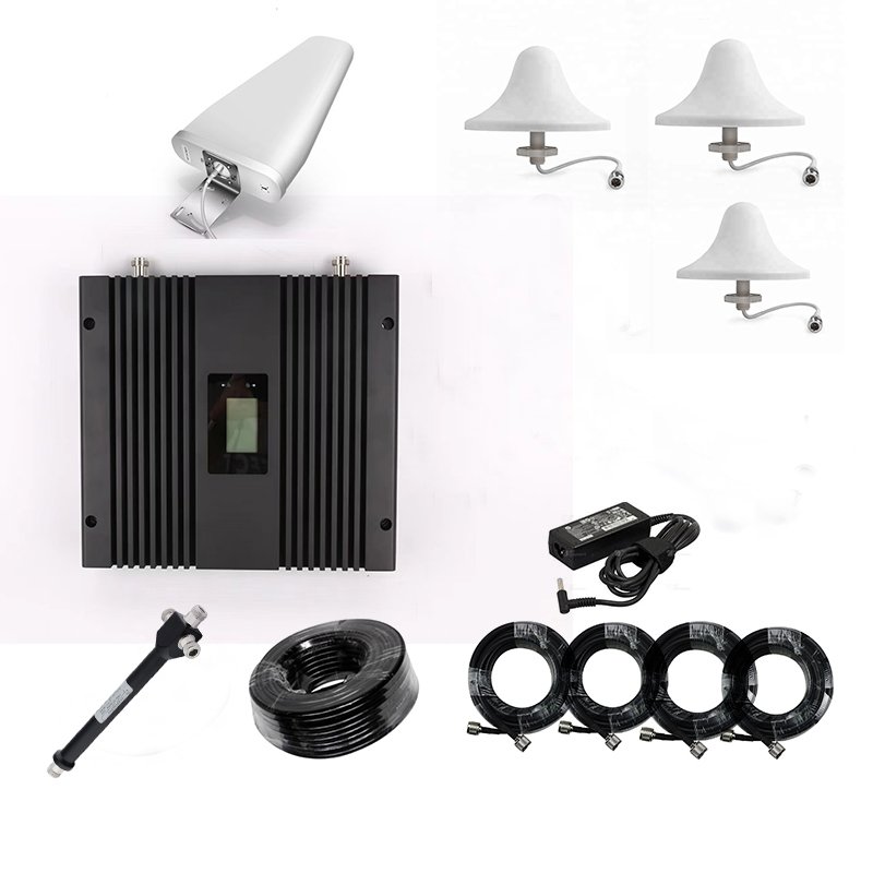 WSC-4B1000 booster kit with Yagi antenna, indoor ceiling panel, cables, and power adapter – 4-band 1000㎡ coverage